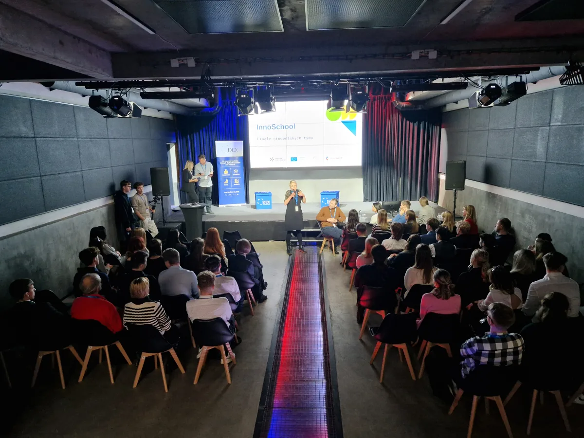 Ve finále InnoSchool, organizovaném DEX IC, studenti soutěžili o nejlepší nápady v oblasti sociálního podnikání